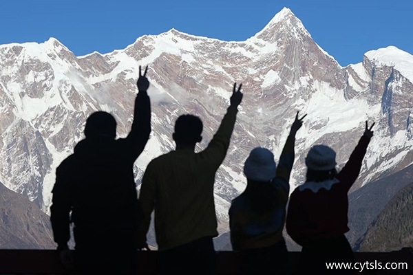 九月去西藏旅游10天費(fèi)用大約要多少