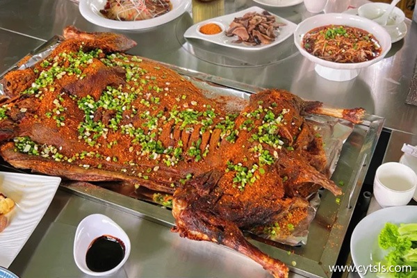 到西藏旅游一周跟團(tuán)多少錢(qián)