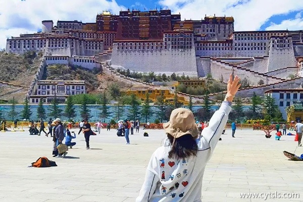 到西藏旅游一周跟團(tuán)多少錢(qián)